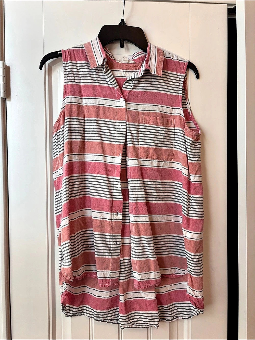 Beachlunchlounge Striped Sleeveless Button Down Top Pink & White Medium